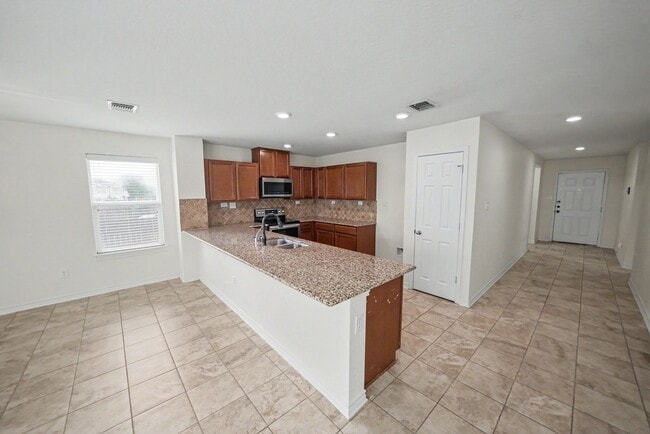 Building Photo - Stylish 3BR + Flex Home with Solar Near Randolph AFB - Realtor Commission: $500