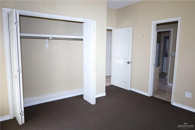 Building Photo - 606 Buena Vista Dr