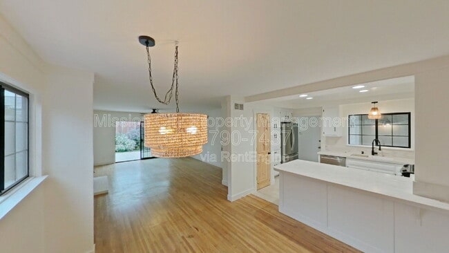 Building Photo - 90 Brandon Dr