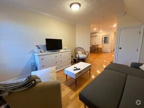 Building Photo - Nice 2 bed in Somerville