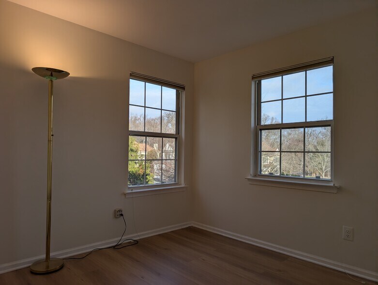 Building Photo - 111 Harvard Cir