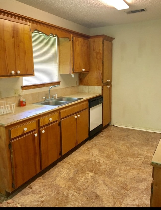 Building Photo - 928 Verone Terrace