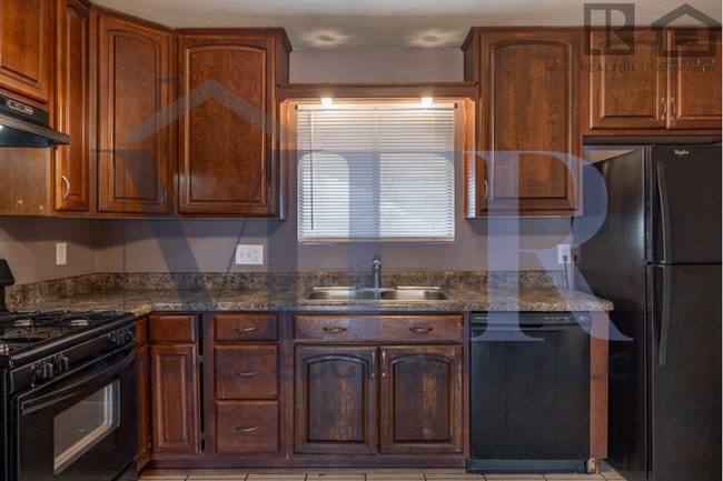 Building Photo - 5Bed/2Bath Home at 35th Ave/Cactus! $1799 ...