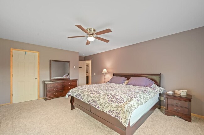 Building Photo - 1724 Calhoun Hill Rd