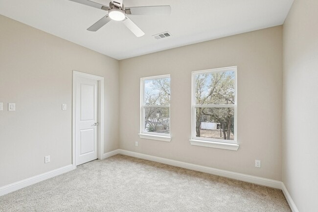 Building Photo - 1713 Highland Dr W