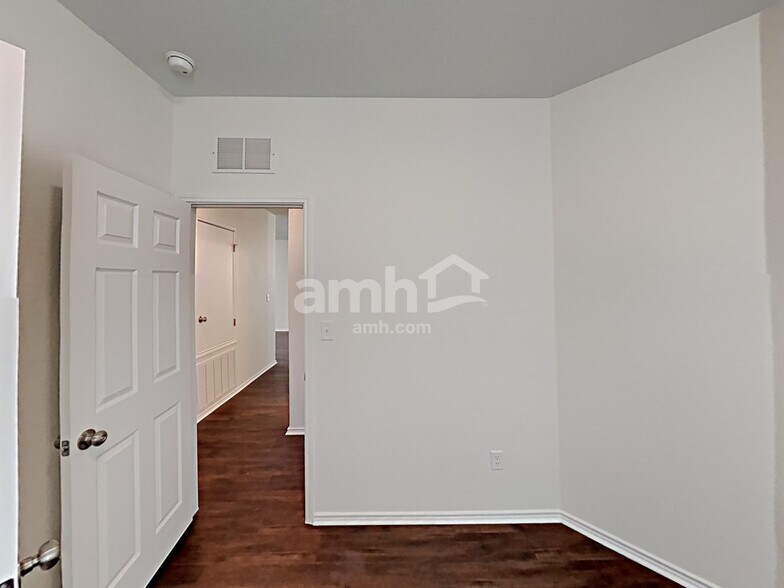 Building Photo - 150 Texas Thistle