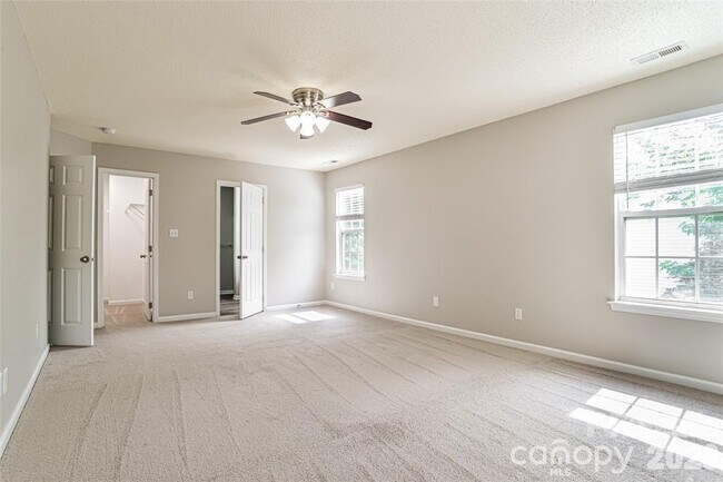 Building Photo - 12125 Winghurst Dr