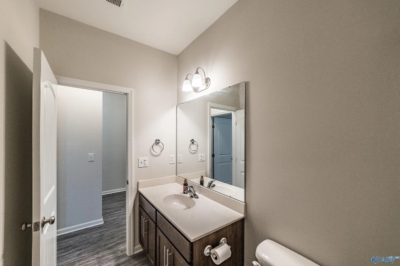 Building Photo - 147 Fernhill Dr NW