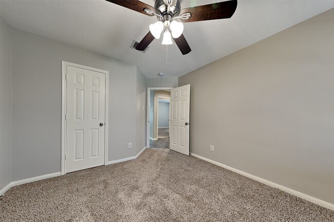Building Photo - 21458 Hunter Hart Dr