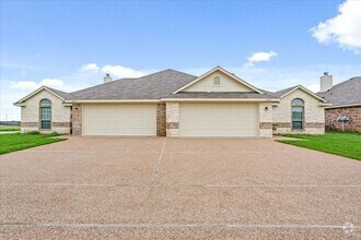 Building Photo - Duplex on Hilltop Drive | Midway ISD