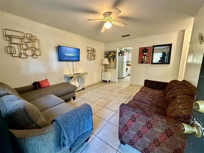 Building Photo - 1914 NE 21st Pl