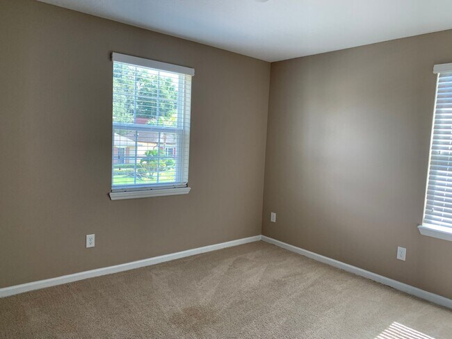 Building Photo - Single Family Home Westyn Bay