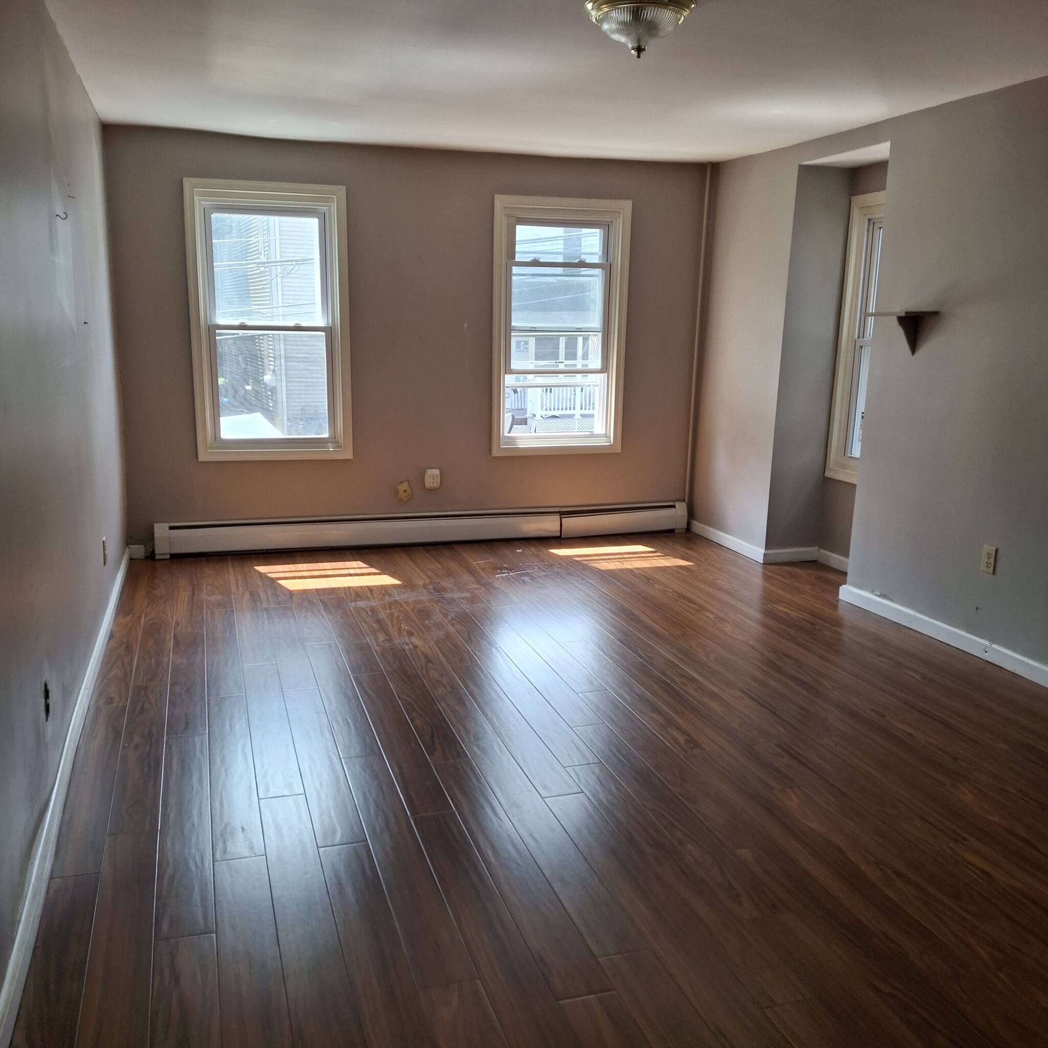 Building Photo - 817 Ridge St