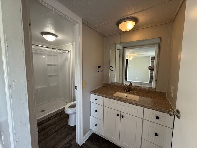 Building Photo - Nice 2 bedroom, 2 bath Mobile home