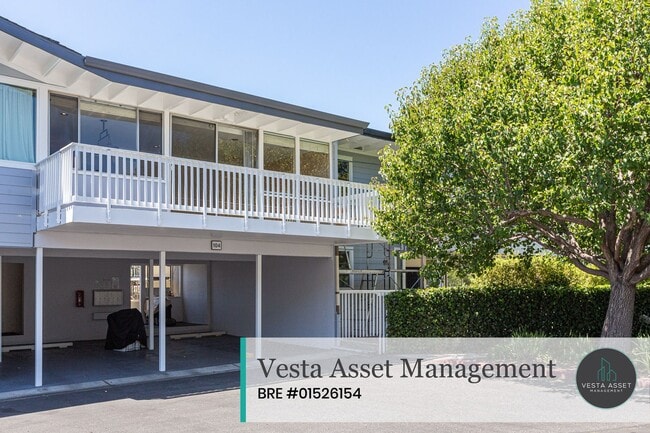 Building Photo - Your Bay Area Escape Awaits in Beautiful Tiburon