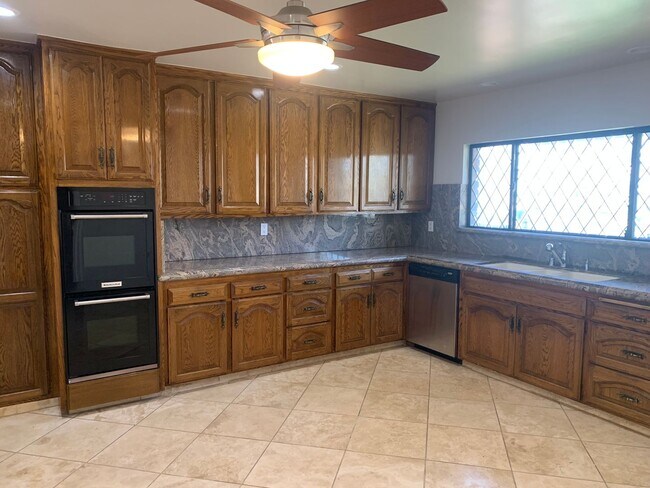 Building Photo - Rare opportunity! 2 Properties Available f...