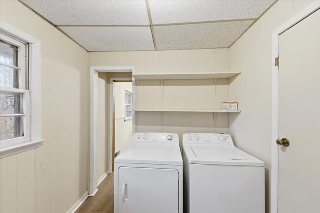 Building Photo - 8435 Campbellton Fairburn Rd