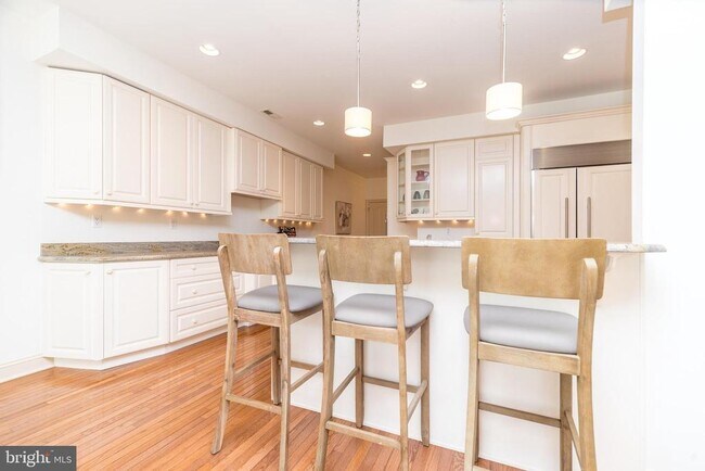 Building Photo - 5812 Hickory Hollow Ln