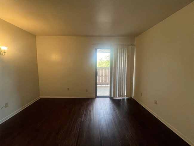 Building Photo - 8529 Hearth Dr