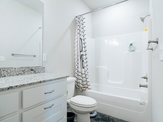 Building Photo - 940 W Ashmore Landing Loop