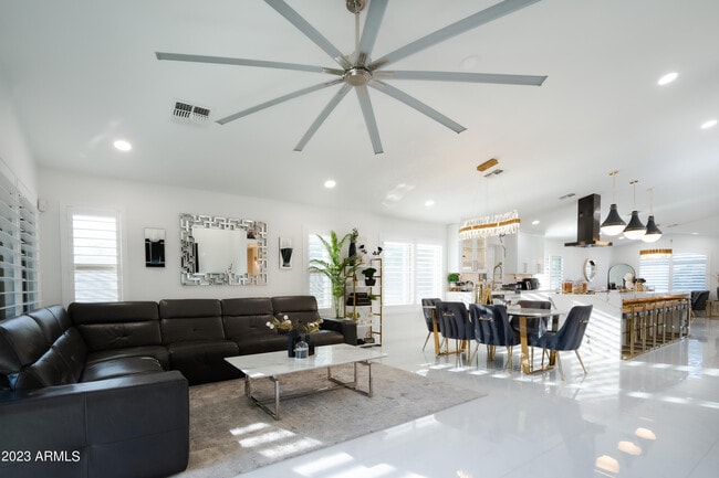 Building Photo - 2257 W Roy Rogers Rd