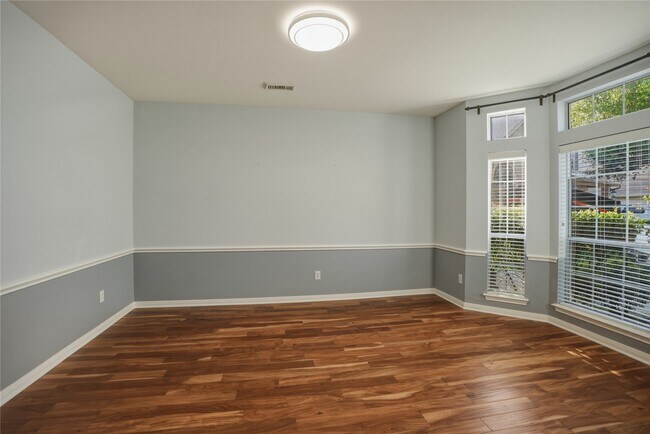 Building Photo - 2302 Marblecrest Ln