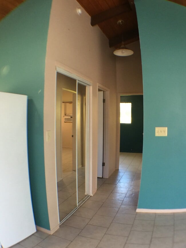 Building Photo - Cottage