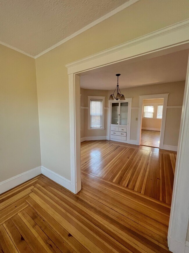 Building Photo - 200 Larch Rd