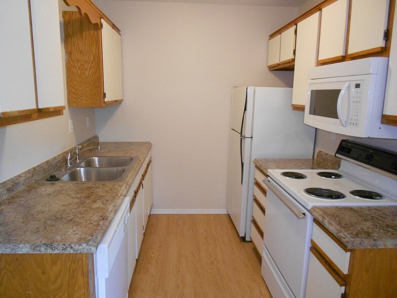 Building Photo - 2972 Maple Street Hollister MO