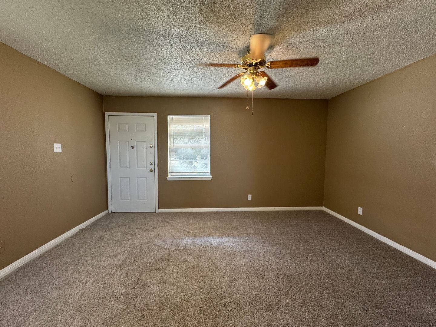 Building Photo - 804-804 Williamson Dr