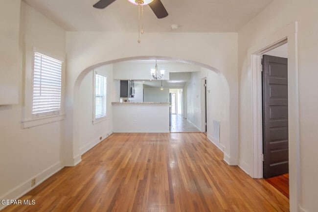 Building Photo - 3611 Yandell Dr