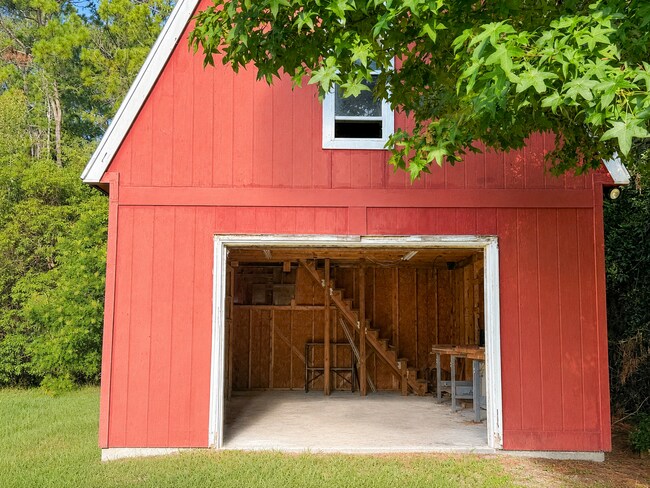 Building Photo - 212 Muskogee Ct