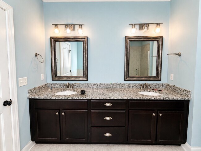 Building Photo - 5440 Amber Grove Way