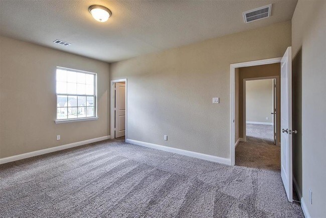 Building Photo - 21203 Bradford Grove Dr