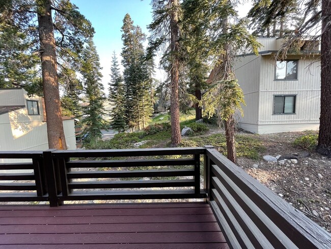 Building Photo - Luxury Mountain Residence — Premier 6-Month Winter Lease Near Canyon Lodge