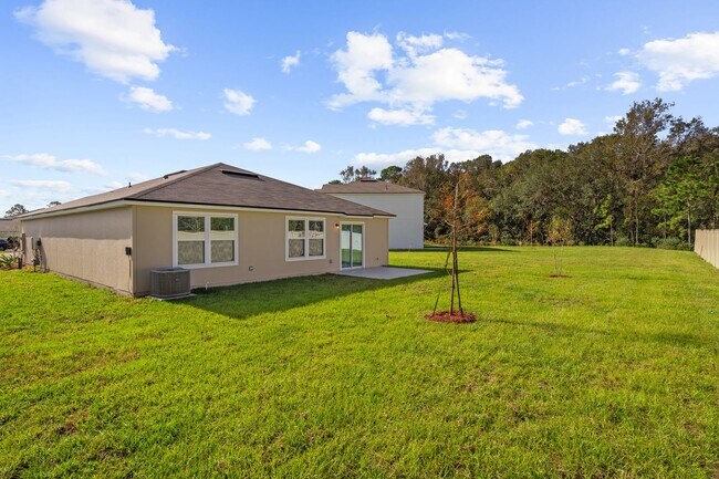 Building Photo - Almost New Home