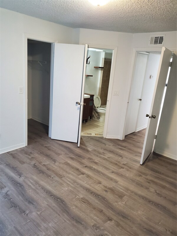 Building Photo - 4630 Commander Dr