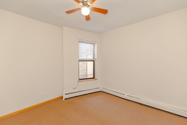 Building Photo - 6219 S Kenwood Ave