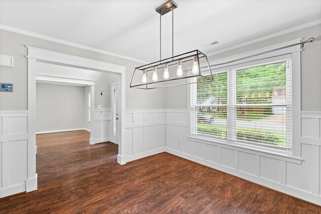 Building Photo - 4BR/2.5BA Home in Hickory School District ...