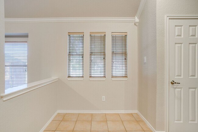 Building Photo - Beautiful Corner Lot Home in North Arlington-  3 Bed, 2 Bath- Ready for New Tenants- Arlington ISD