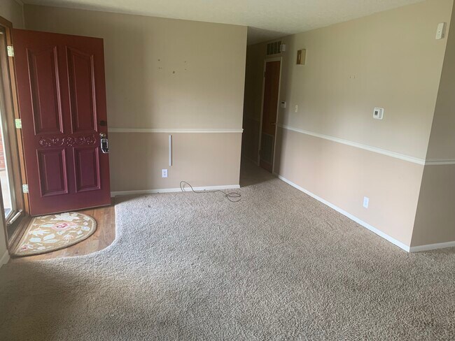 Building Photo - 2829 Hillside Dr