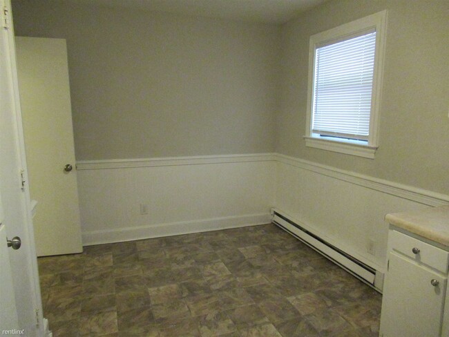 Building Photo - 2 br, 1 bath  - Hunting Ridge Apartments