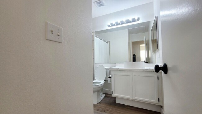 Building Photo - 4825 White Aspen Ave