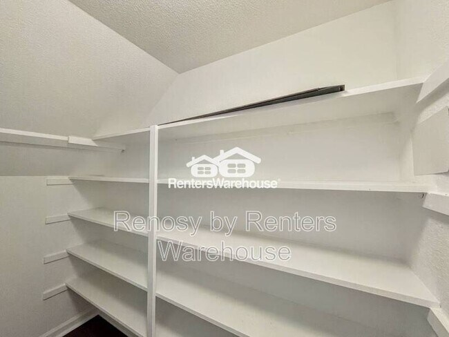 Building Photo - 1713 Dresdon Ln