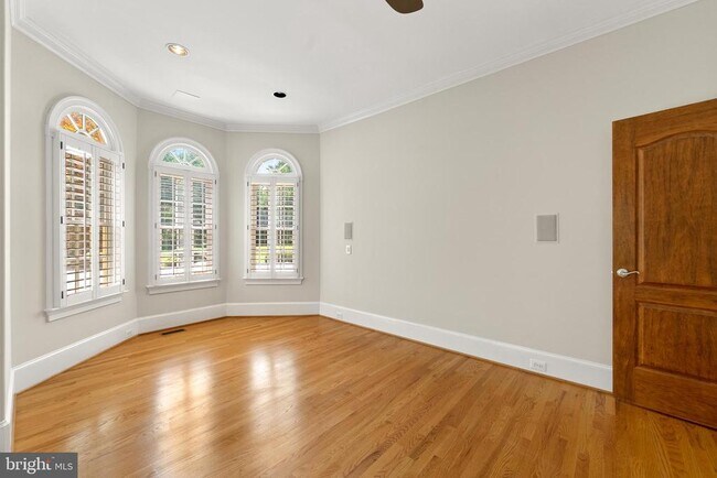 Building Photo - 532 Springvale Rd