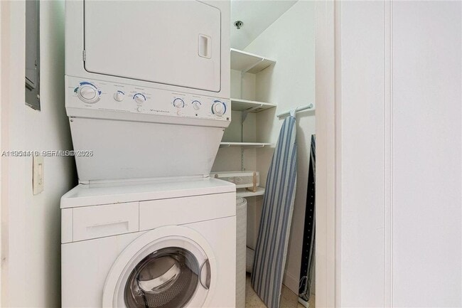 Building Photo - 201 Crandon Blvd