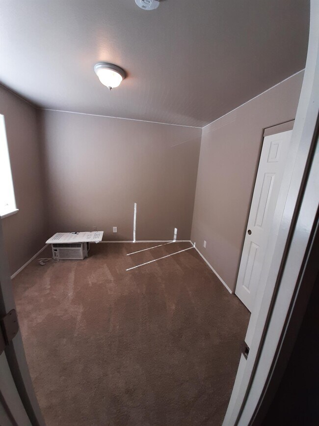 Building Photo - 2950 NE Nikki Ct