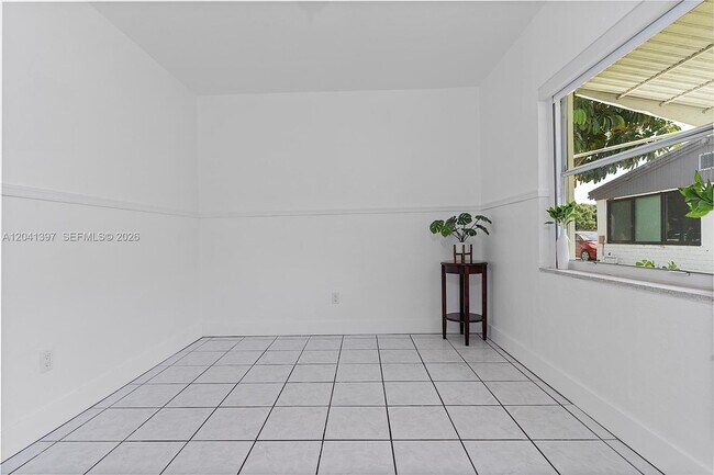 Building Photo - 2024 NE 174th St