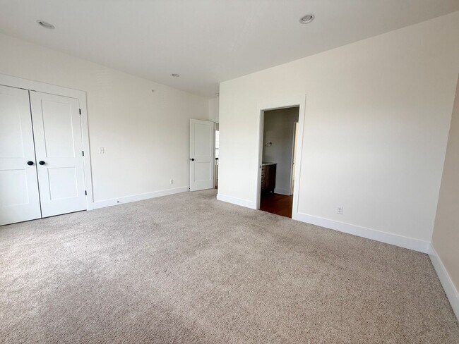 Building Photo - 208 Allison Way