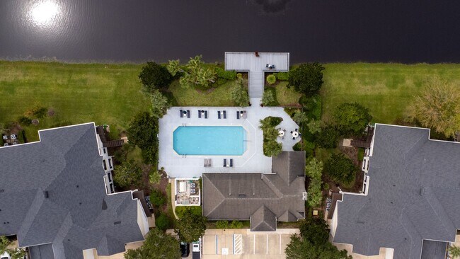 Building Photo - Belle Haven 2-Bedroom Condo with Pond View...